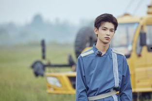 黄明昊程潇恋情爆料视频,甜蜜互动引粉丝热议